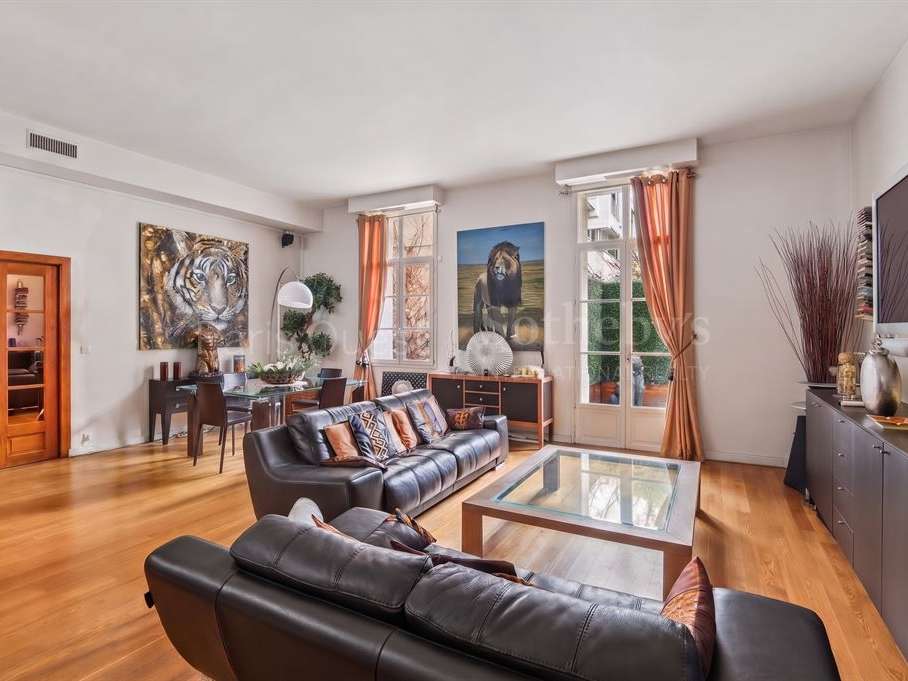 Apartment Paris 16e