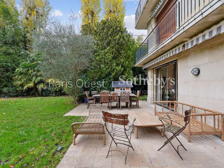 Apartment Neuilly-sur-Seine - 3 bedrooms - 194m²