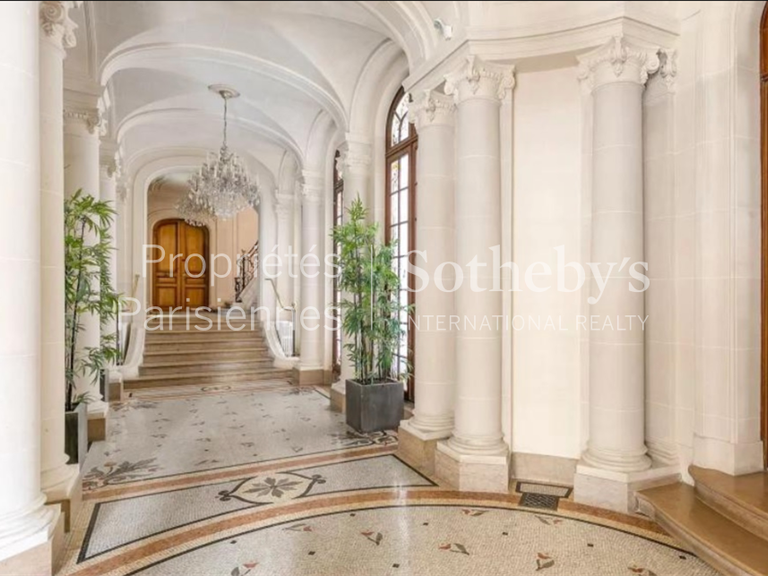 Appartement Paris 16e - 12 chambres - 720m²