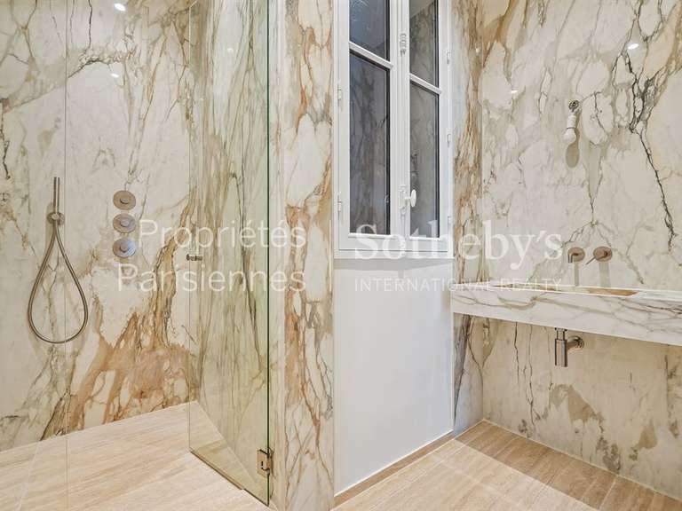 Appartement Paris 8e - 4 chambres - 253m²