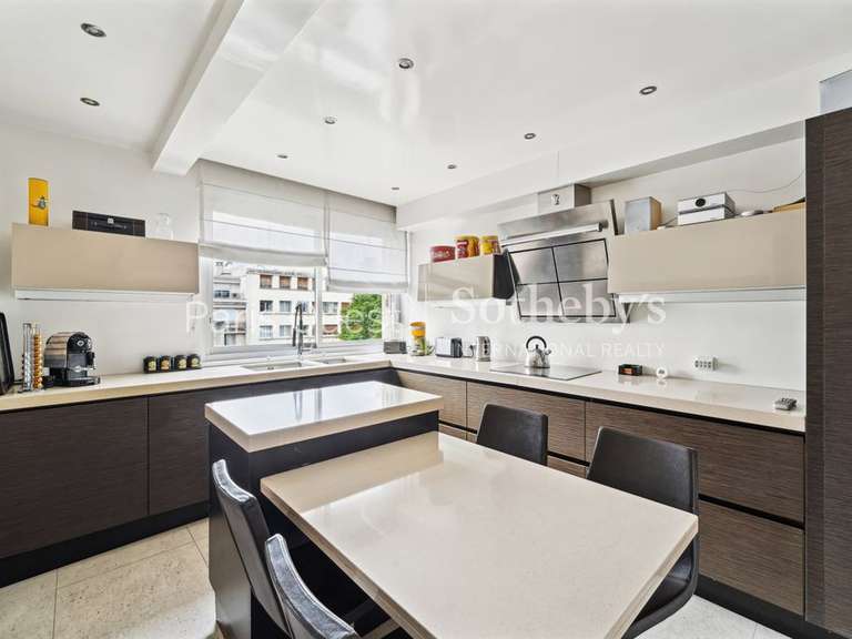 Appartement Neuilly-sur-Seine - 4 chambres - 195m²
