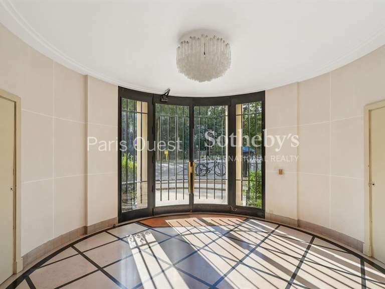Appartement Paris 16e - 2 chambres - 119m²