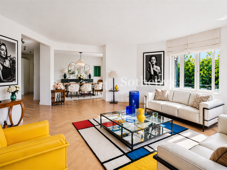 Appartement Paris 16e - 2 chambres - 119m²