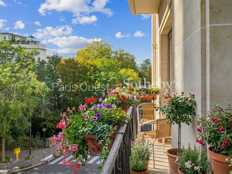 Appartement Paris 16e - 2 chambres - 119m²