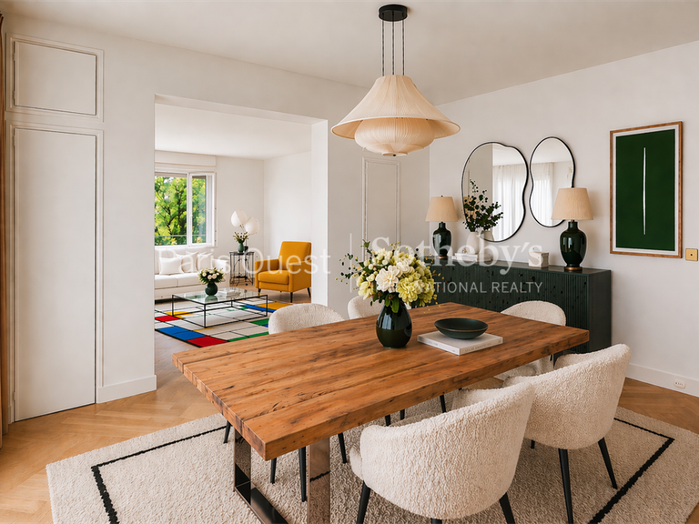 Appartement Paris 16e - 2 chambres - 119m²