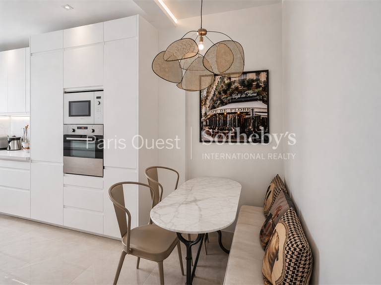 Appartement Paris 16e - 2 chambres - 119m²