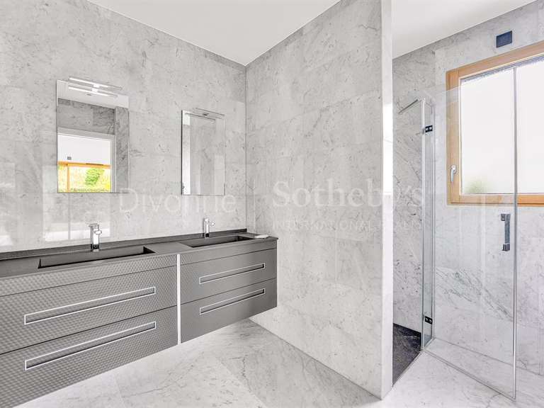 Appartement Divonne-les-Bains - 5 chambres - 268m²