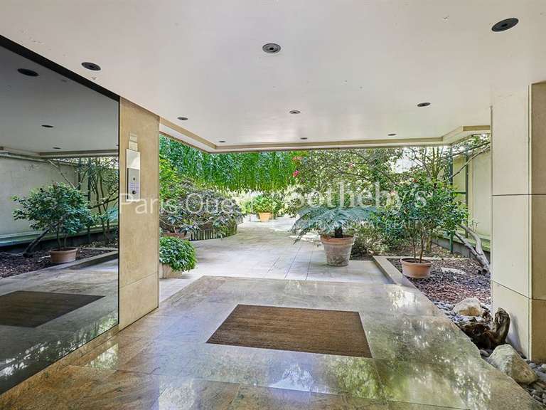 Apartment Neuilly-sur-Seine - 4 bedrooms - 209m²