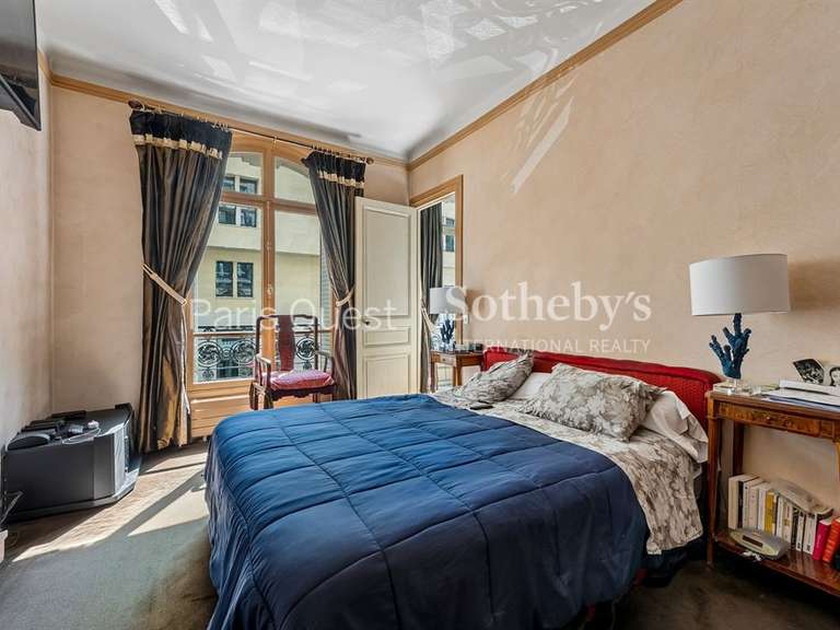 Appartement Paris 16e - 2 chambres - 142m²