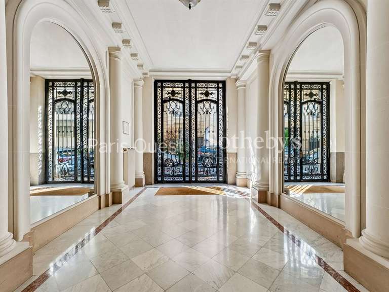 Appartement Paris 16e - 2 chambres - 142m²