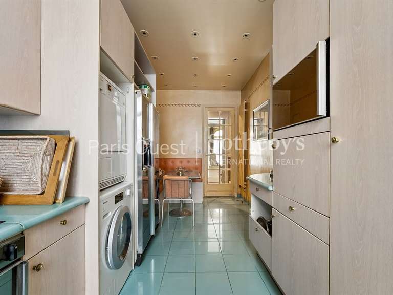 Appartement Paris 16e - 2 chambres - 142m²