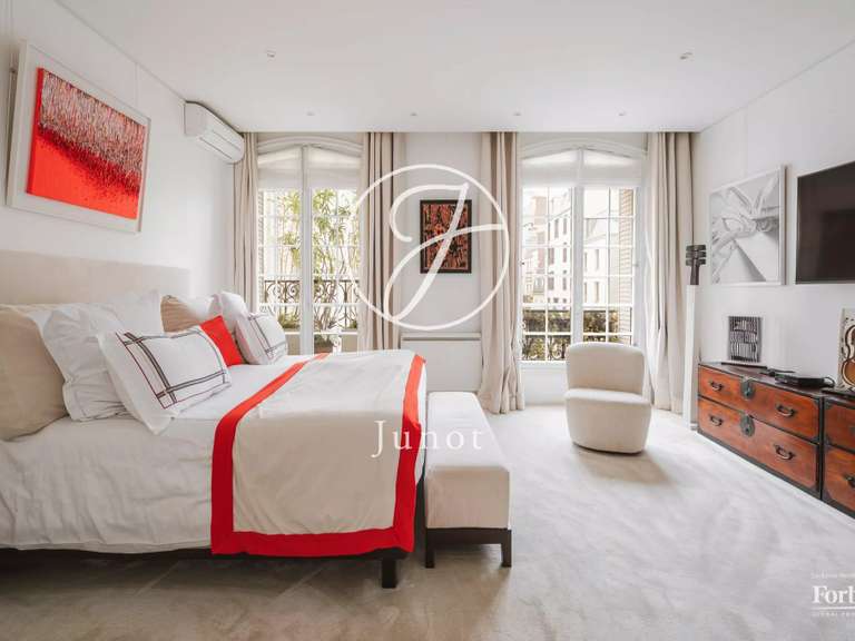 Appartement Paris 17e - 3 chambres - 174m²