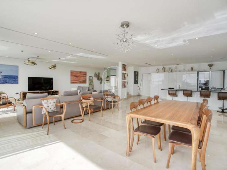 Apartment with Sea view Sainte-Maxime - 5 bedrooms - 327m²