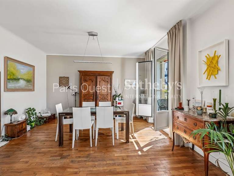 Appartement Paris 16e - 3 chambres - 152m²