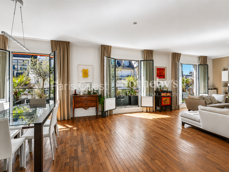 Appartement Paris 16e - 3 chambres - 152m²