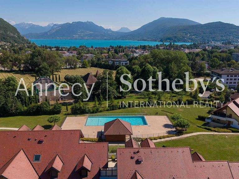 Appartement Annecy-le-Vieux - 2 chambres - 95m²