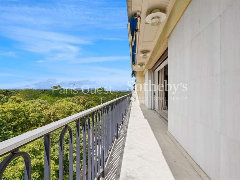 Apartment Neuilly-sur-Seine - 3 bedrooms - 242m²