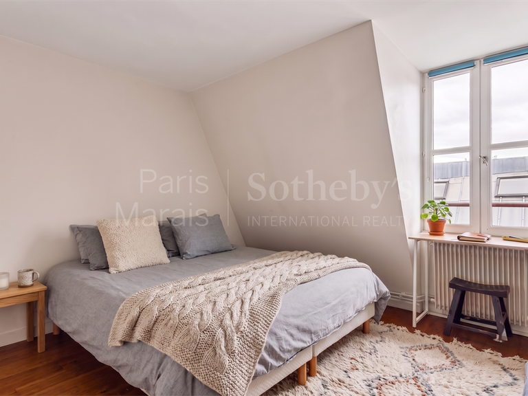Appartement Paris 3e - 2 chambres - 83m²