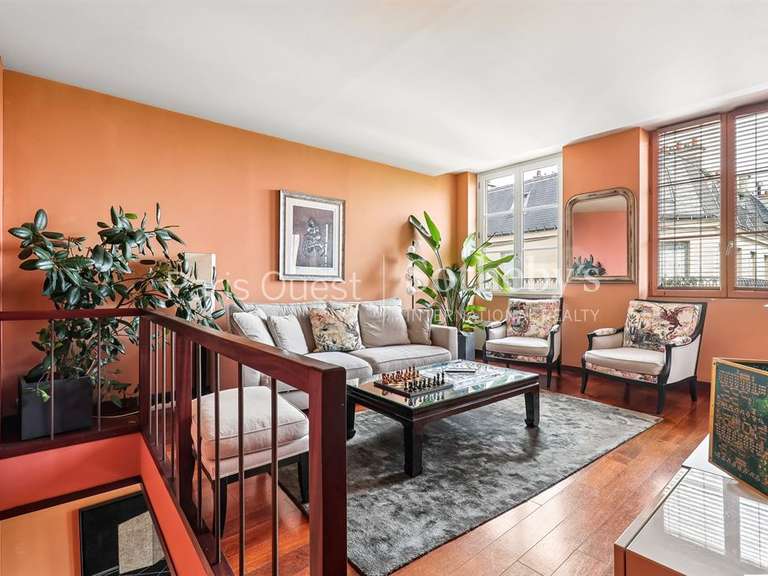 Appartement Paris 1er - 2 chambres - 105m²