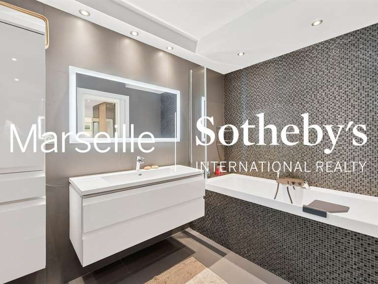 Appartement Marseille 8e - 3 chambres - 137m²