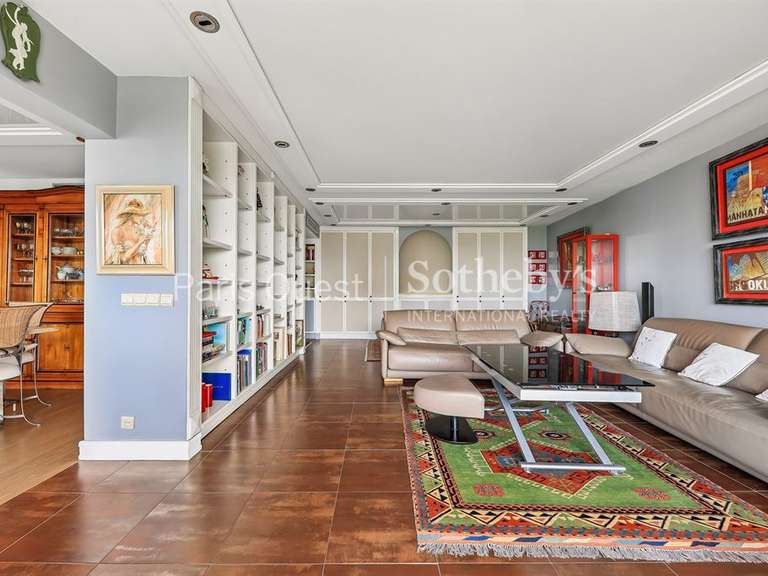 Appartement Paris 16e - 2 chambres - 145m²