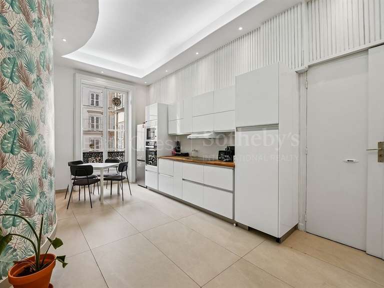 Appartement Paris 8e - 4 chambres - 181m²