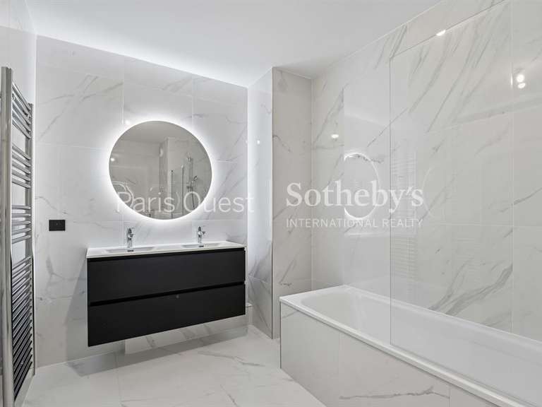 Apartment Neuilly-sur-Seine - 3 bedrooms - 150m²