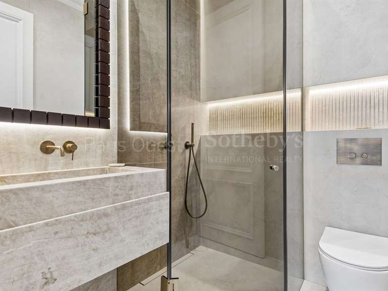 Appartement Paris 8e - 4 chambres - 350m²