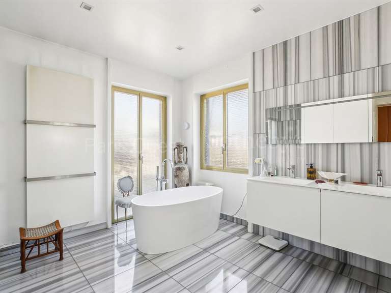 Apartment Paris 16e - 3 bedrooms - 193m²