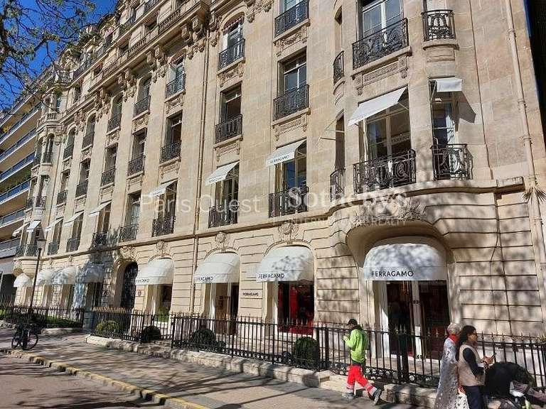Appartement Paris 8e - 3 chambres - 168m²