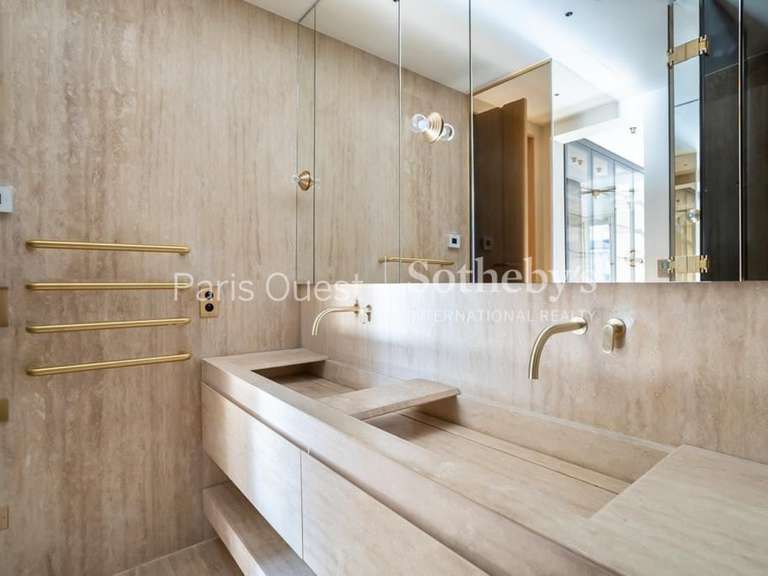 Appartement Paris 8e - 3 chambres - 168m²