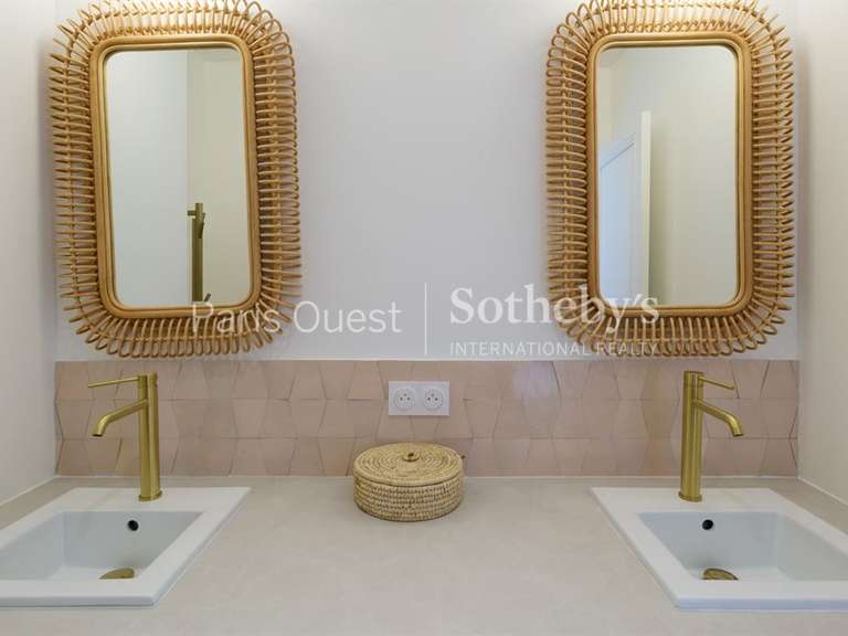Appartement Paris 16e - 2 chambres - 80m²