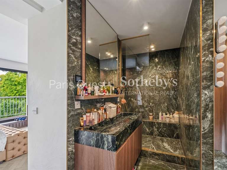 Apartment Neuilly-sur-Seine - 3 bedrooms - 163m²