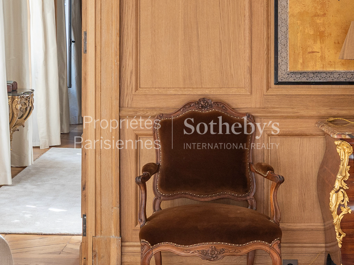 Appartement Paris 7e - 2 chambres - 160m²
