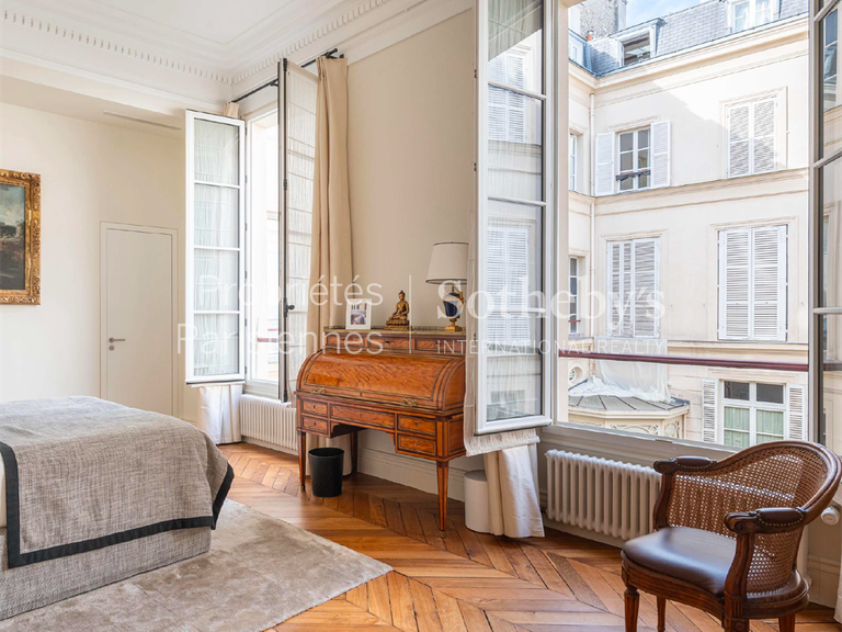 Appartement Paris 7e - 2 chambres - 160m²