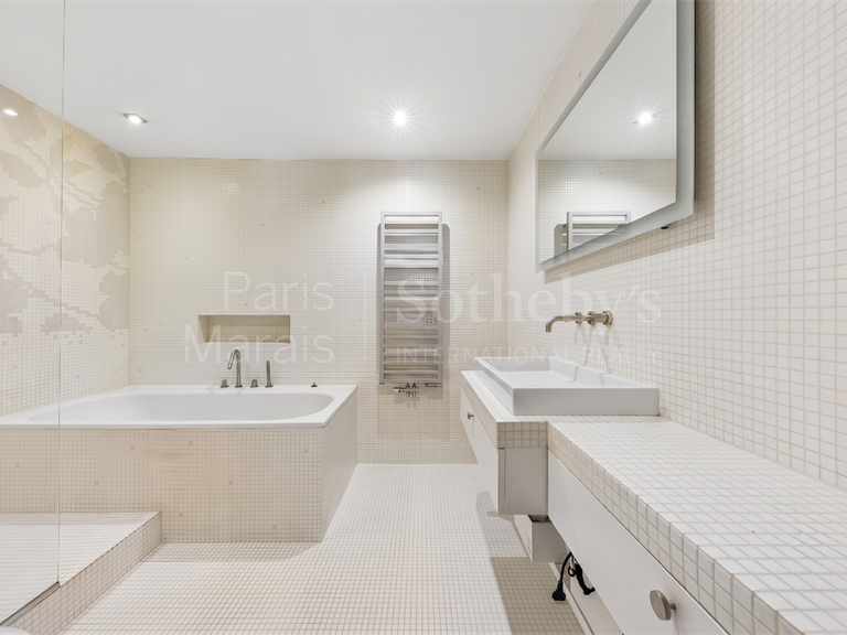 Apartment Paris 1er - 3 bedrooms - 170m²