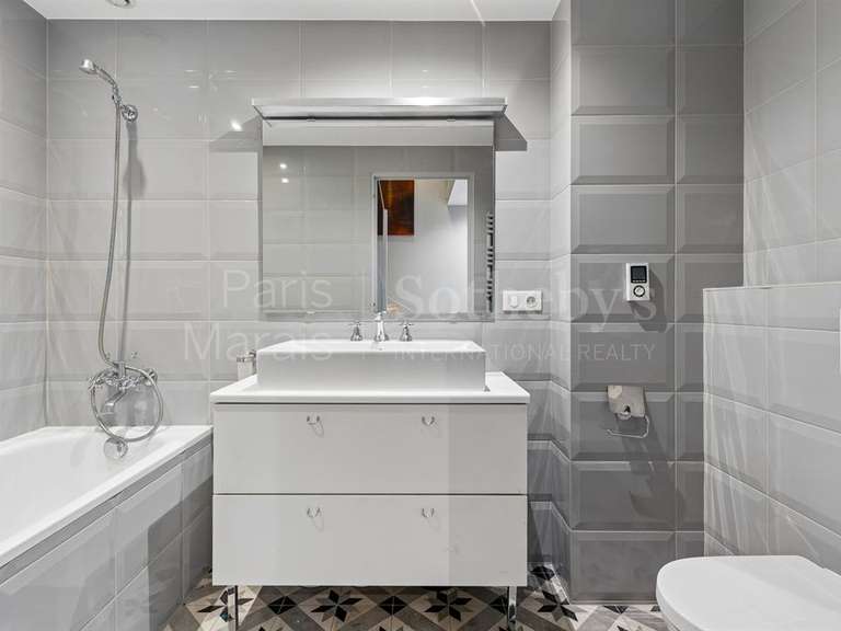 Apartment Paris 1er - 3 bedrooms - 170m²
