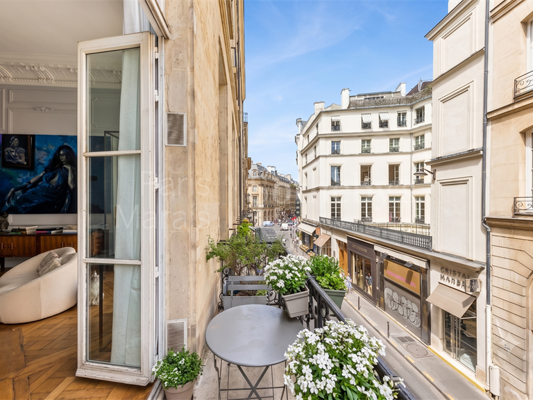 Apartment Paris 1er - 3 bedrooms - 170m²
