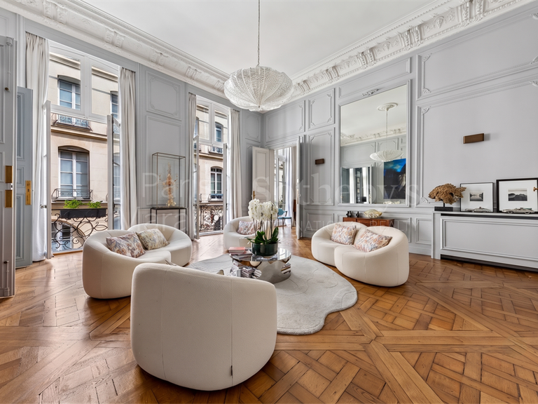 Apartment Paris 1er - 3 bedrooms - 170m²
