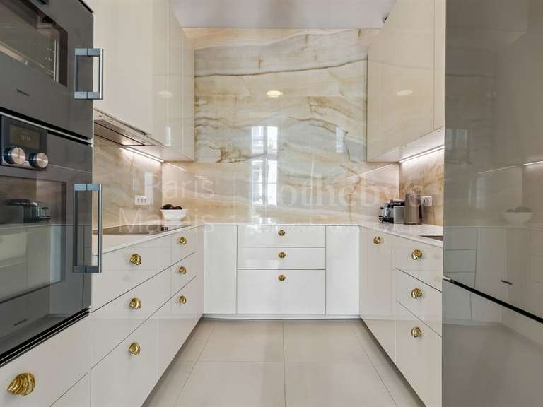 Apartment Paris 1er - 3 bedrooms - 170m²