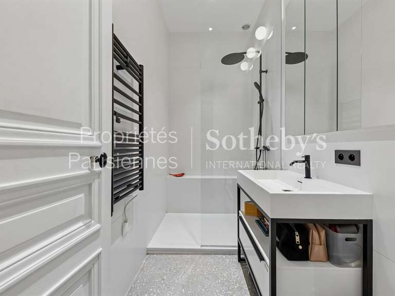 Appartement Paris 8e - 3 chambres - 154m²