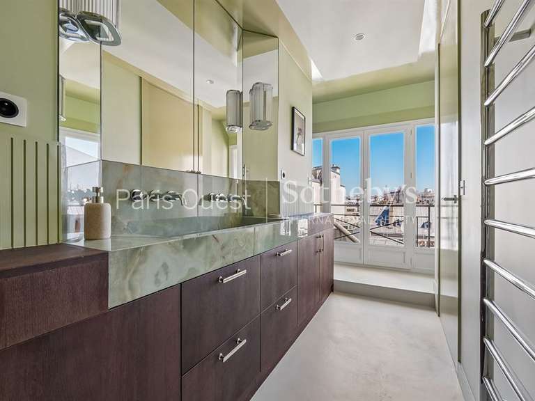 Appartement Paris 8e - 3 chambres - 155m²