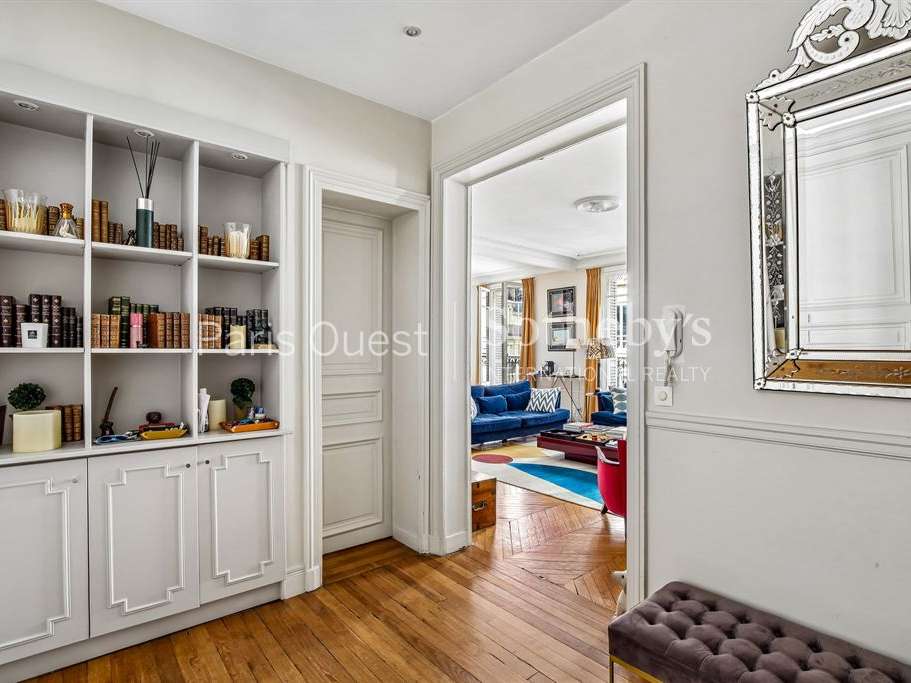 Apartment Paris 16e