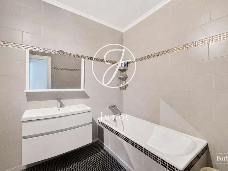 Appartement Paris 16e - 3 chambres - 129m²