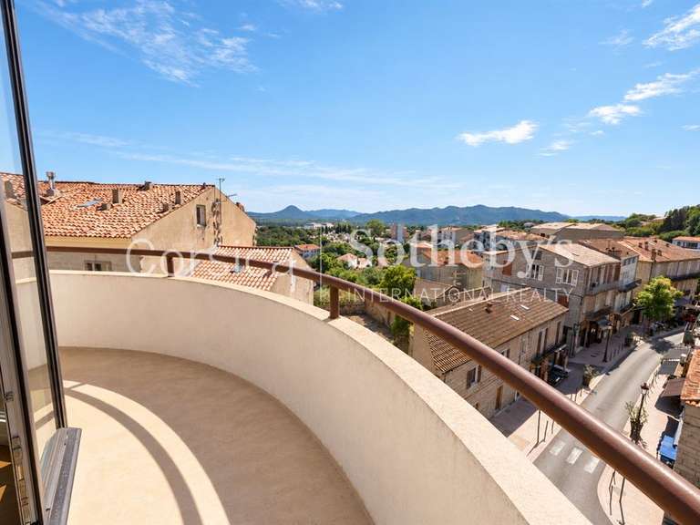 Appartement Porto-Vecchio - 3 chambres - 130m²