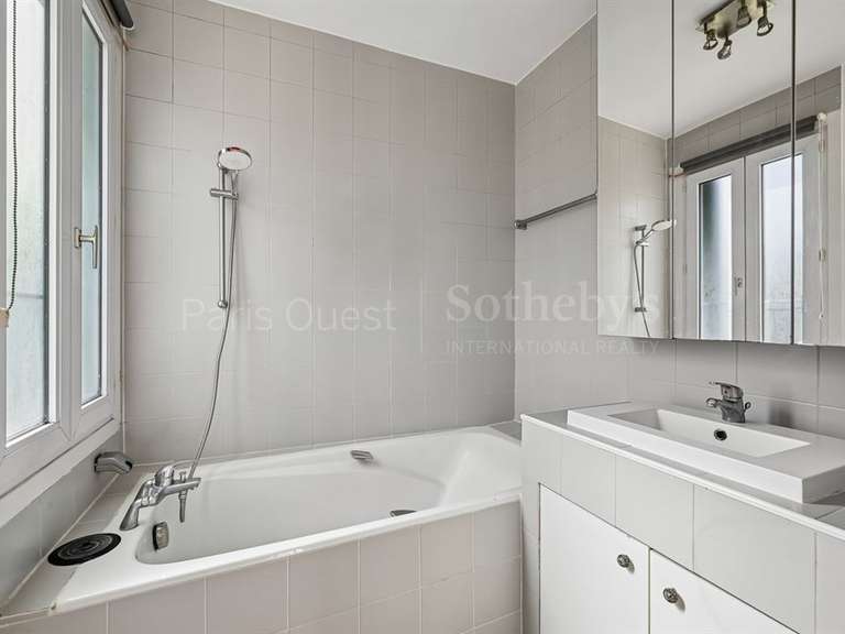 Appartement Paris 16e - 2 chambres - 88m²