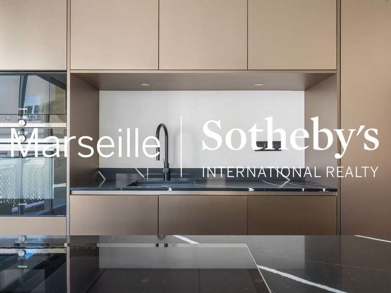 Appartement Marseille 8e - 3 chambres - 204m²