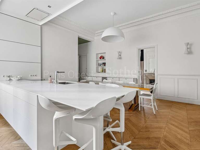 Appartement Paris 16e - 3 chambres - 135m²