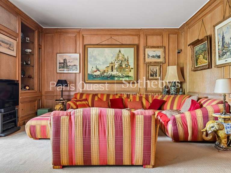 Apartment Neuilly-sur-Seine - 3 bedrooms - 192m²