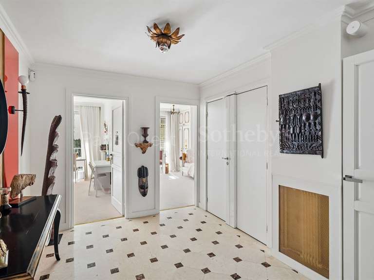 Appartement Paris 16e - 3 chambres - 145m²